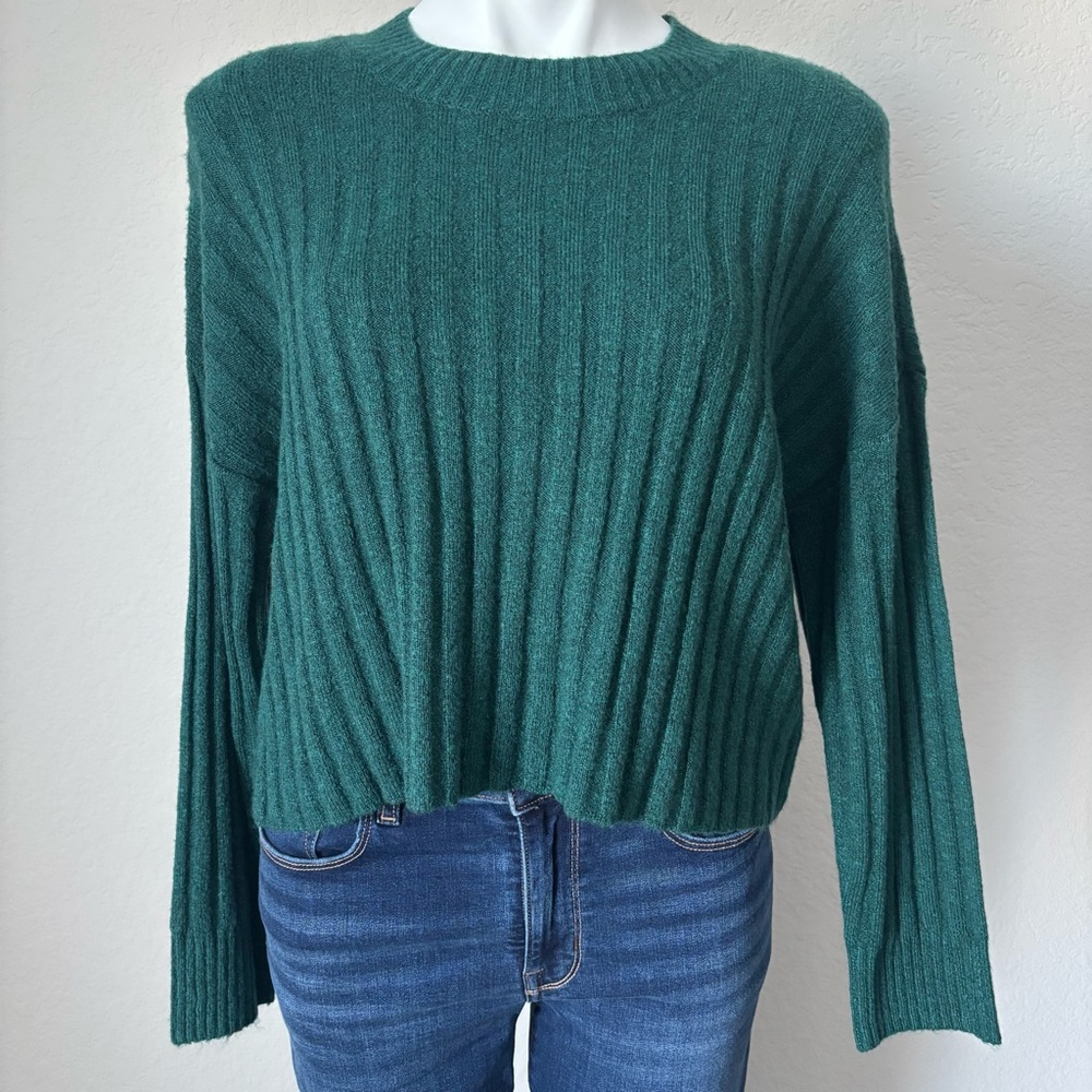 American Eagle Ribbed Forest Green Cropped Drop Sleeve Sweater Size Small NWT